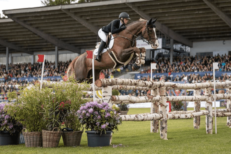Cassandra Orschel brilha com vitória no Derby em Hamburgo