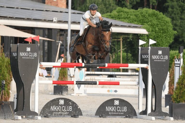 Jeroen De Winter é o segundo no GP de Bonheiden de 1,45m