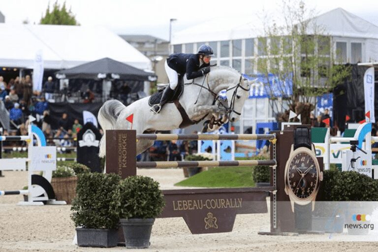Catherine van Roosbroeck em terceiro lugar na competição CSI3* 1,45m em Knokke