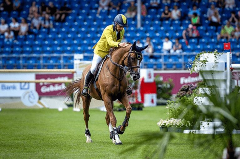 Yuri Mansur é vice e Rodrigo Pessoa, 5º, em prova de velocidade em Aachen, meca do hipismo