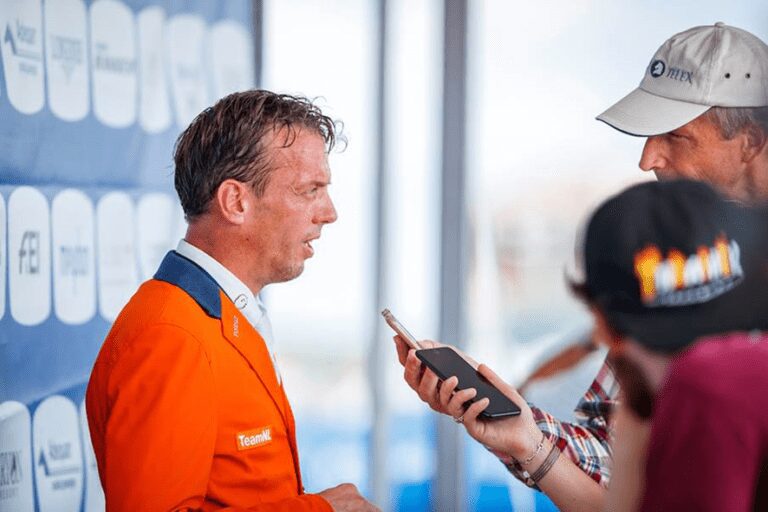 Harrie Smolders: “Nós mostramos que os pilotos de salto trabalham 24 horas por dia, oito dias por semana…”