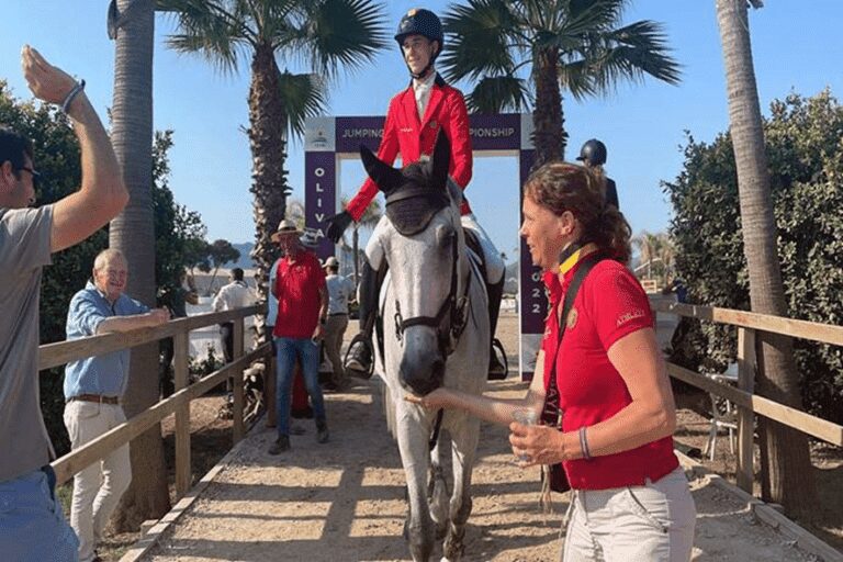 Thibeau Spits lidera o Campeonato Europeu Young Riders