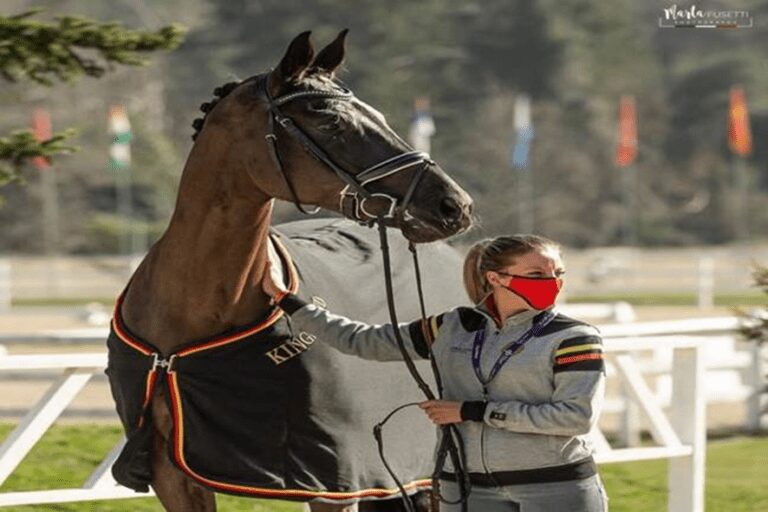 Manon Claeys tem que contar com mais um cavalo para a Copa do Mundo em Herning