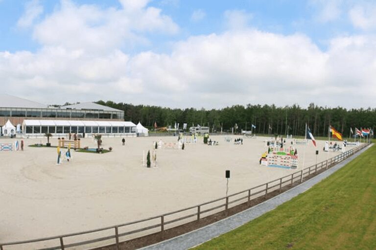 Jerome Schmidt segundo na competição CSI3* 1,40m em Opglabbeek