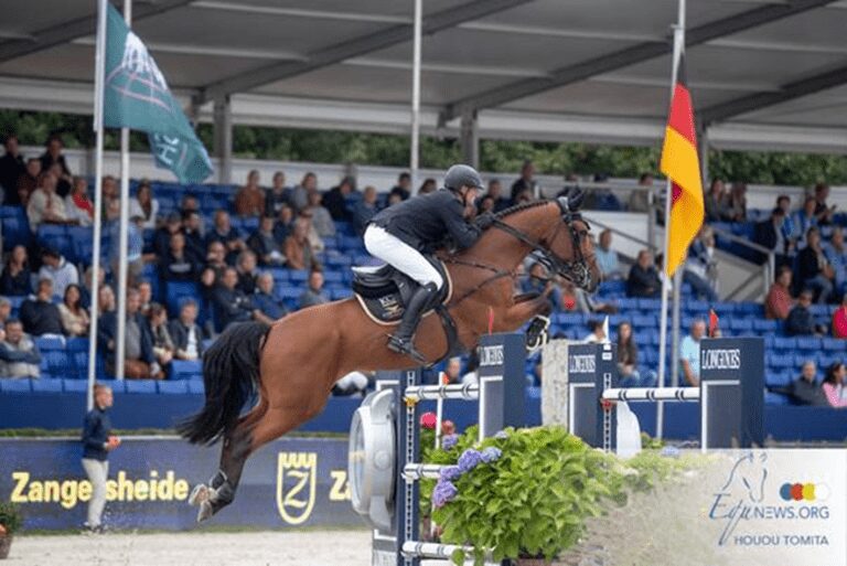Karel Cox vence a competição CSI3* 1,50m em Herning