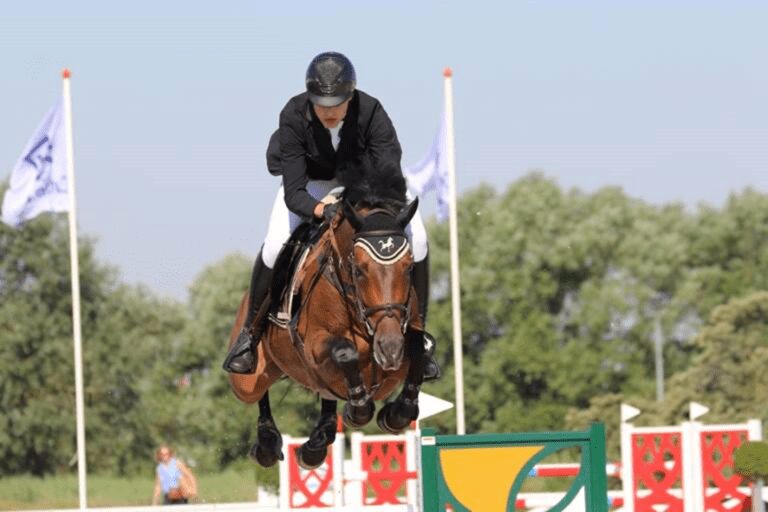 Thibault Philippaerts e Crystal Claire lideram a primeira eliminatória do Campeonato do Mundo de 7 anos