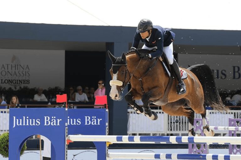Edward Levy lidera pódio francês em St Tropez