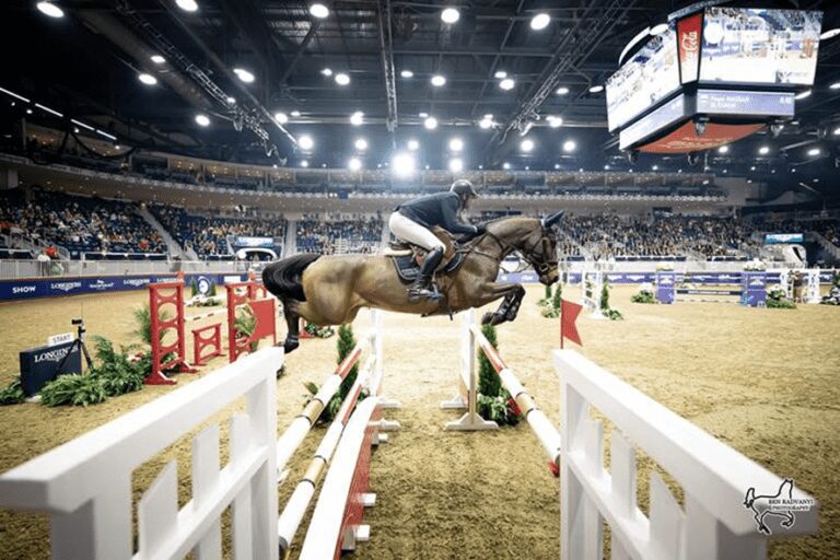 Jos Verlooy continua a colecionar prêmios em Toronto. Nayel Nassar vence