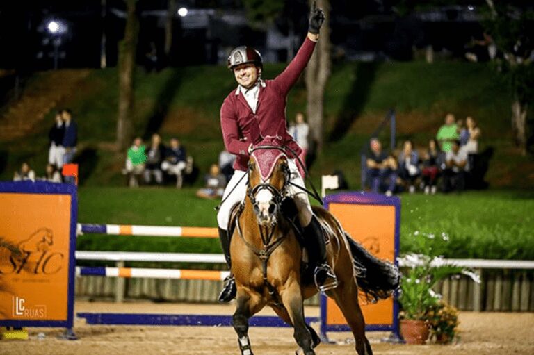O Clássico, com obstáculos a 1.45m, encerrou o CSN em Campinas com a disputa acirrada dos cavalos Brasileiro de Hipismo.