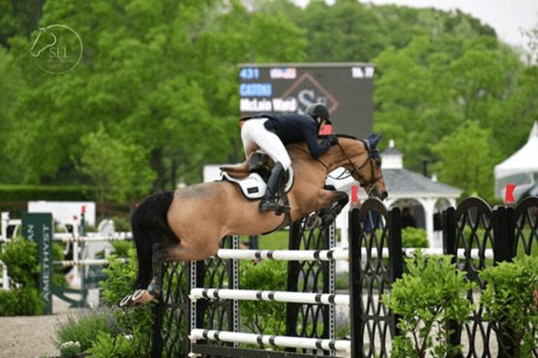 Ward conquista terceira vitória consecutiva em salto de US$ 38.700 FEI 1,45m no Old Salem Farm Spring Horse Shows de 2023