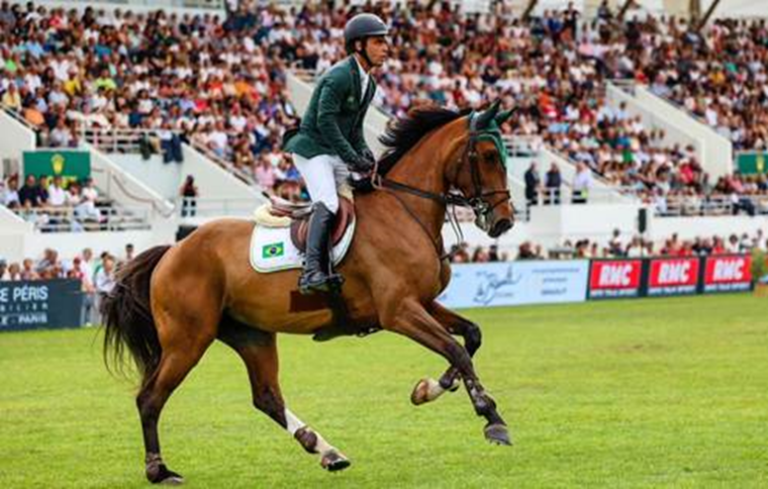 Ouro para o Brasil em La BAULE com 2 BHs