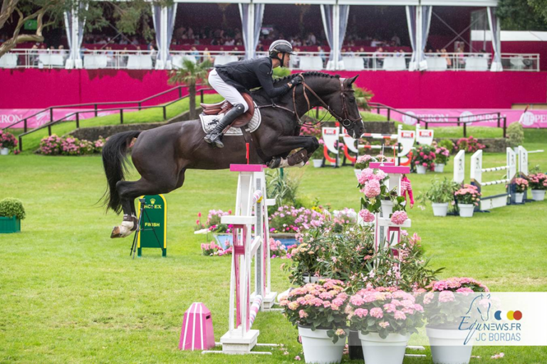 Gilles Thomas e Feromas van Beek Z sobem ao pódio na competição CSI5* Dinard