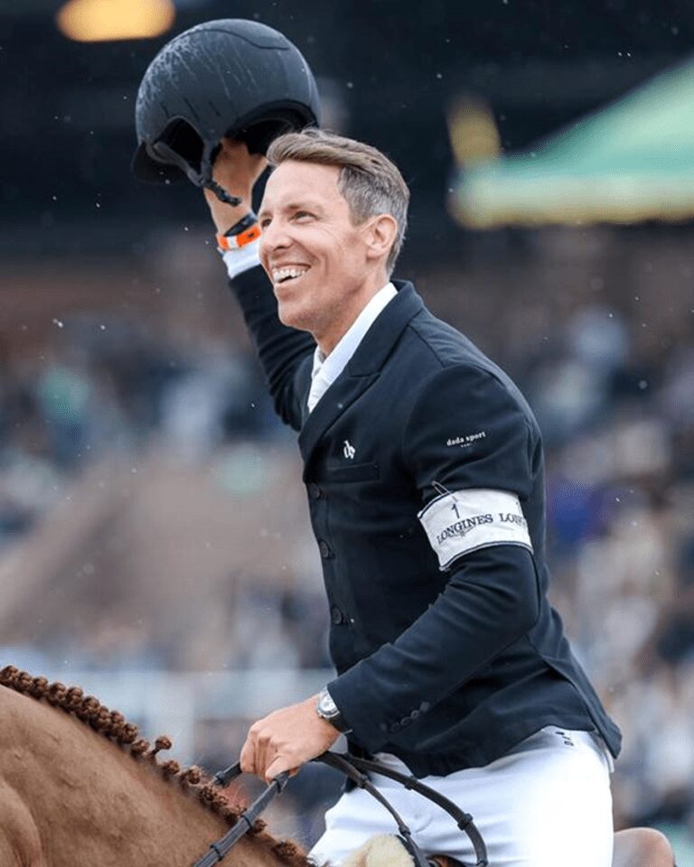 Henrik von Eckermann pelo décimo segundo mês consecutivo no topo do Longines Ranking