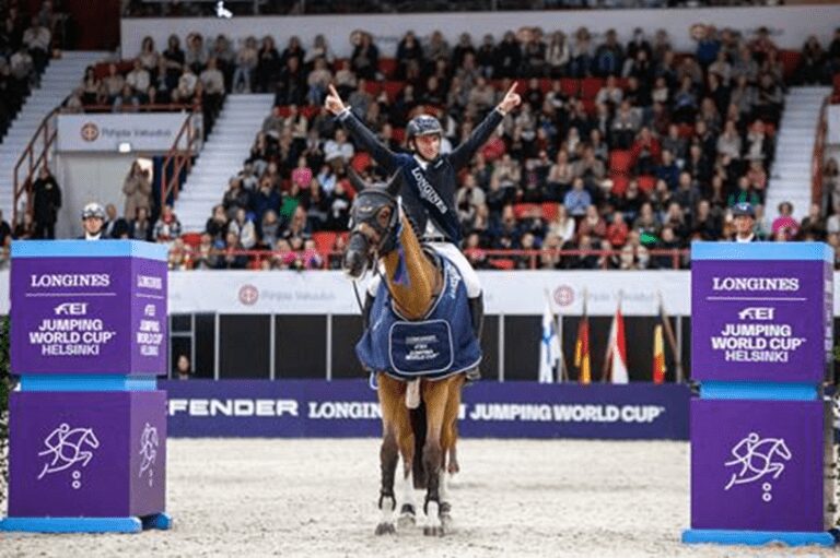 Mais uma semana, mais uma vitória na Copa do Mundo para Howley