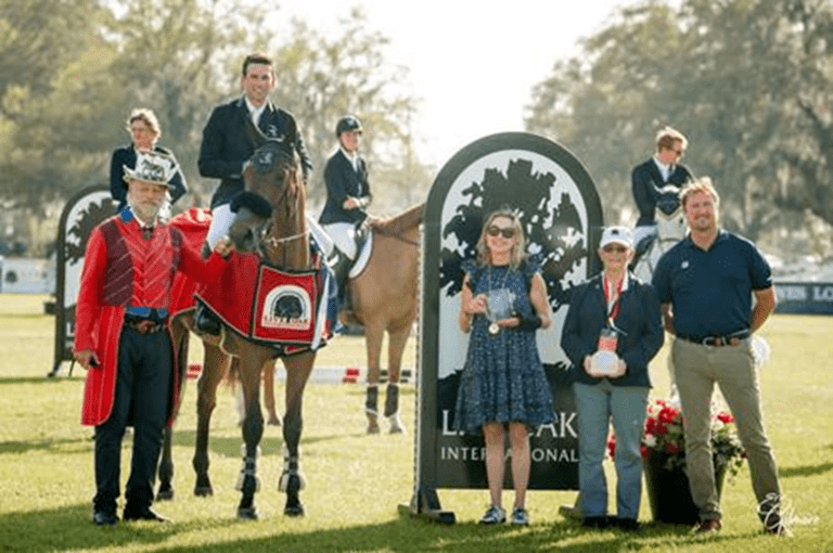 Simon McCarthy GANHA O CSI4*-W Longines Grand Prix Qualifier no Live Oak International