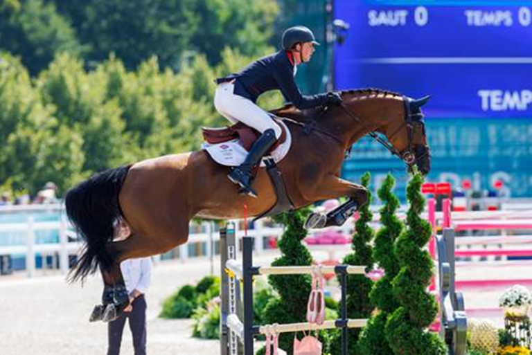 Ben Maher defenderá título olímpico ao lado de outros 29 atletas na final individual