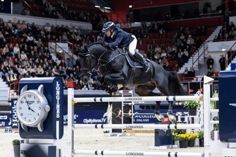 Robert Whitaker conquista vitória espetacular na Copa do Mundo em Helsinque