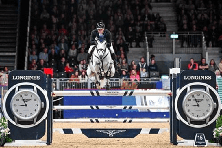 Coyle e Incredible imbatíveis no The Longines Christmas Cracker em Londres
