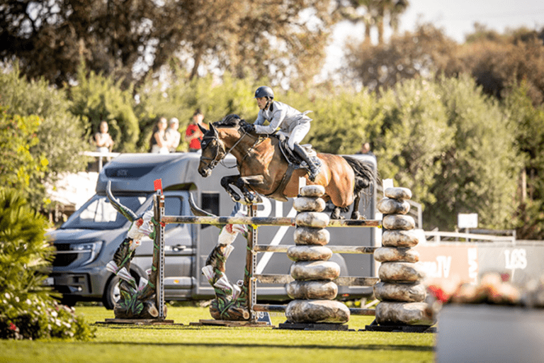 Stephan Barcha com Dinozo Império Egípcio fatura GP4*, a 1.55m, na Espanha
